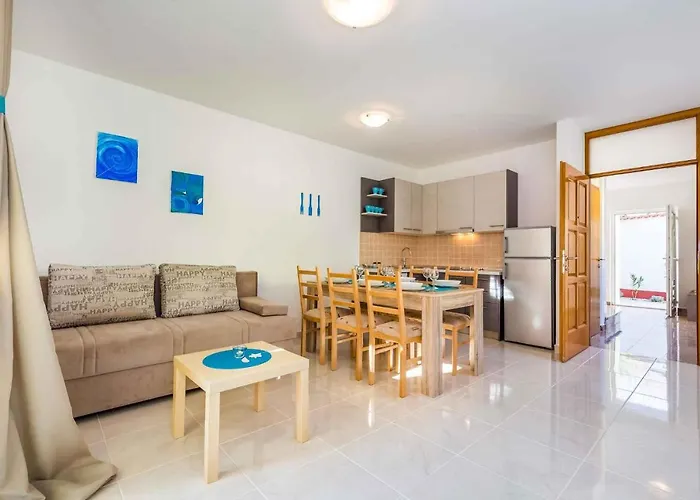 In 5744 Apartment *